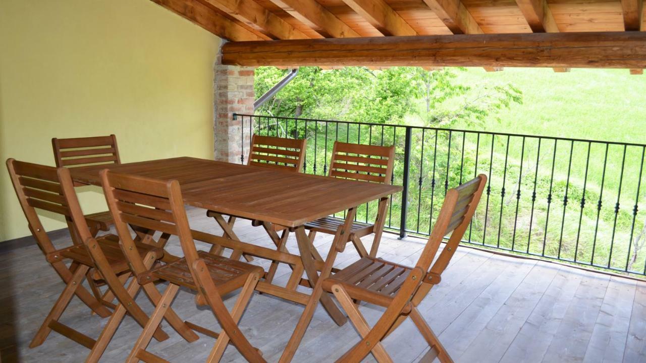 Agriturismo "Veritas" Bed & Wine Casaleggio Boiro Eksteriør billede