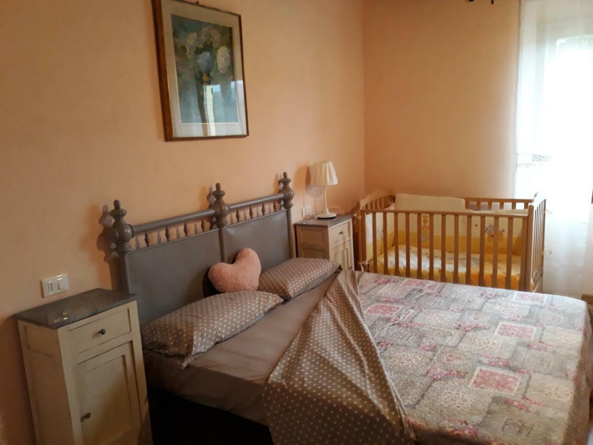 Agriturismo "Veritas" Bed & Wine Casaleggio Boiro Eksteriør billede