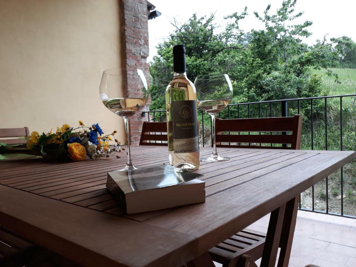 Agriturismo "Veritas" Bed & Wine Casaleggio Boiro Eksteriør billede