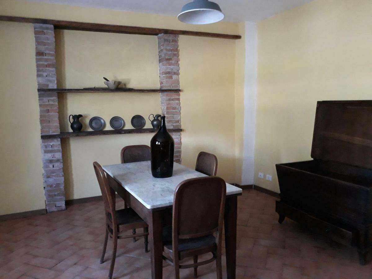 Agriturismo "Veritas" Bed & Wine Casaleggio Boiro Eksteriør billede