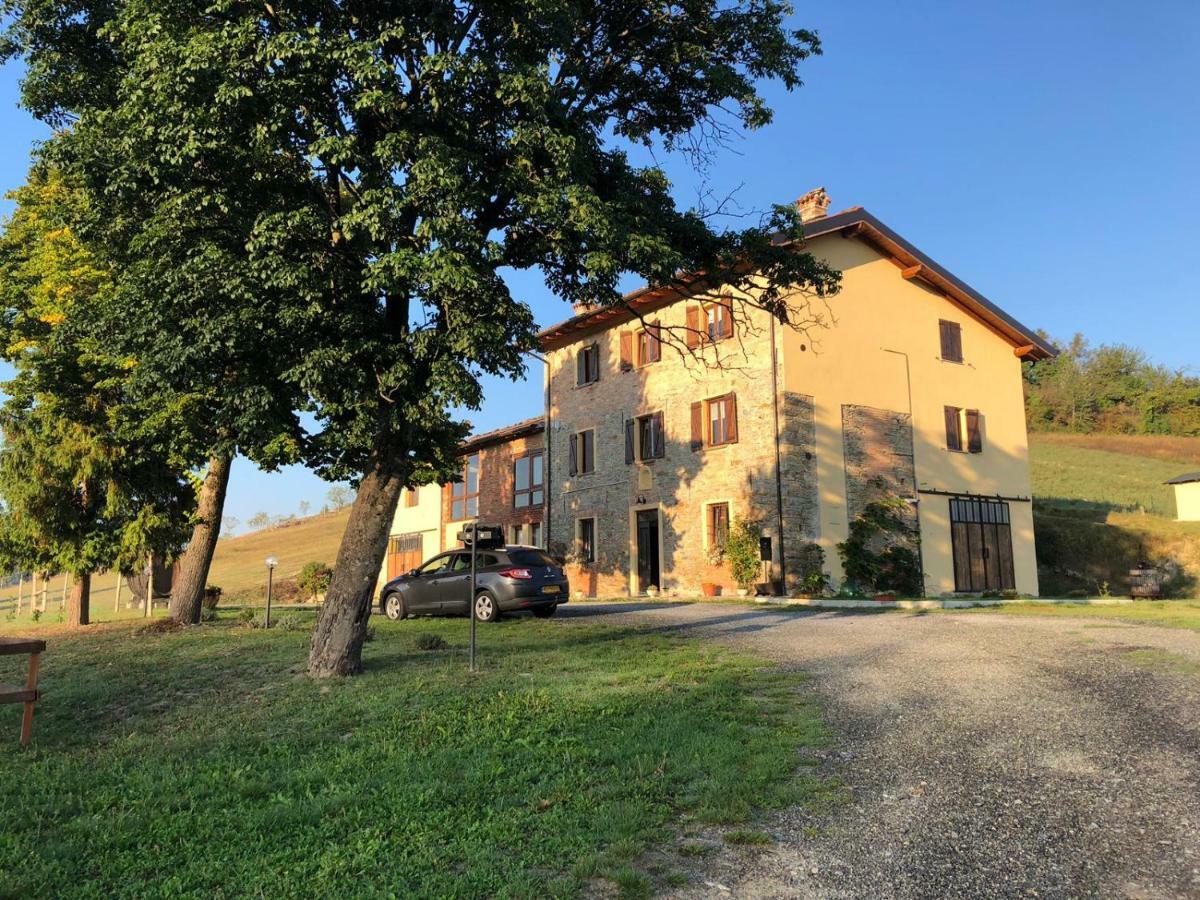 Agriturismo "Veritas" Bed & Wine Casaleggio Boiro Eksteriør billede